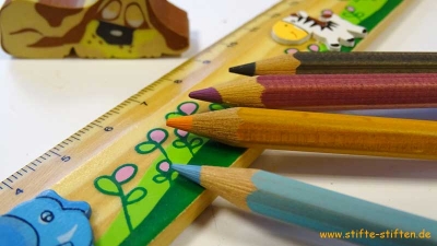 Sammelstelle für Buntstifte, Bleistifte, Kugelschreiber und Lineale