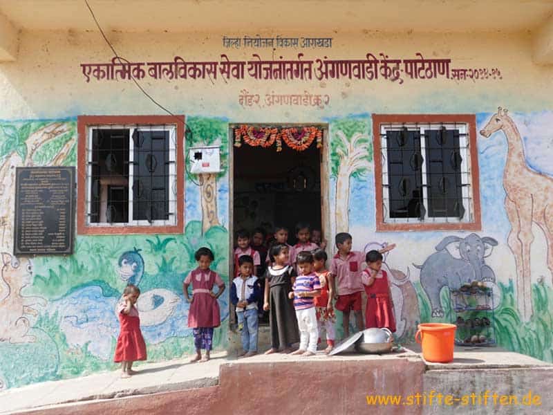 Stifte für Kinder in Indien