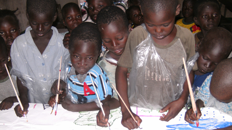 Malende Kinder in Afrika