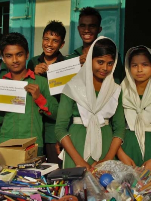 Für Kinder und Schüler in Bangladesch Stifte gesammelt und gespendet