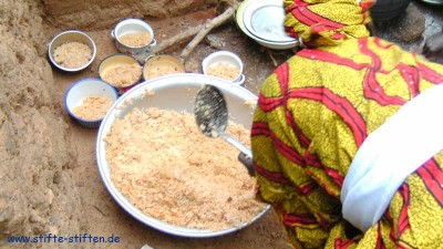 Togo - Jeder Stift trägt dazu bei, dass mehr Geld für Lebensmittel zur Verfügung steht