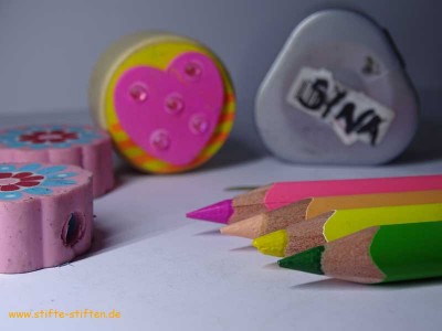 "Stifte stiften" sammelt Buntstifte für Kinder in Afrika