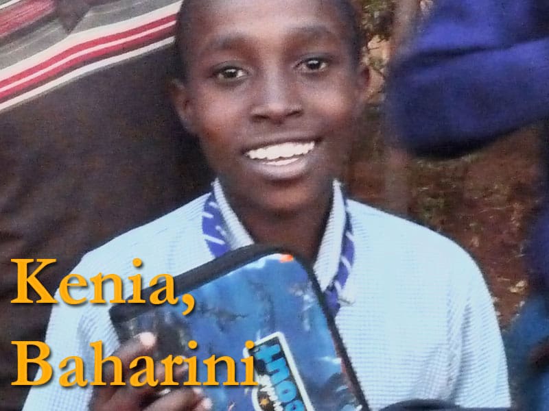 Mäppchen für Kinder in Kenia